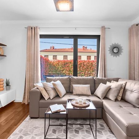 Luxury New Apartment With Private Garden Near The Beach! Poreč Extérieur photo