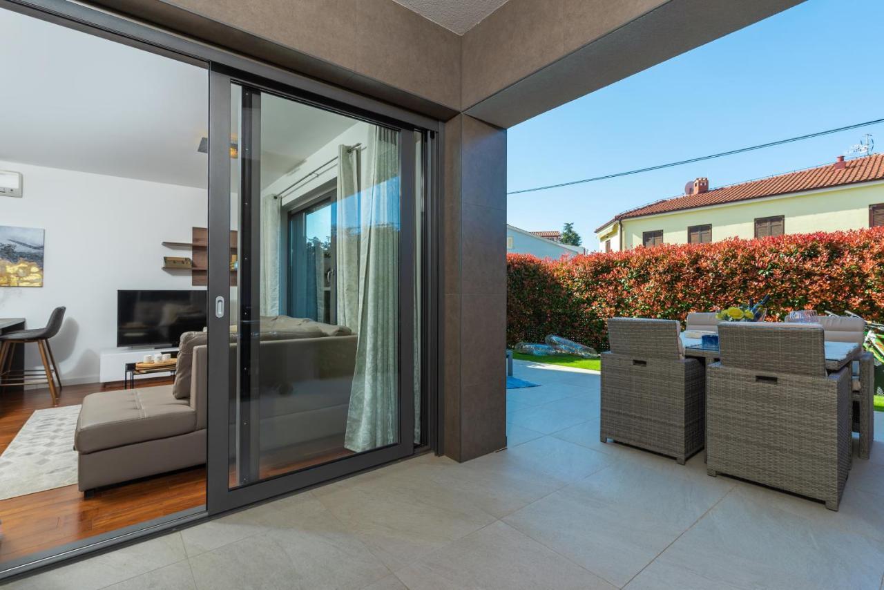 Luxury New Apartment With Private Garden Near The Beach! Poreč Extérieur photo